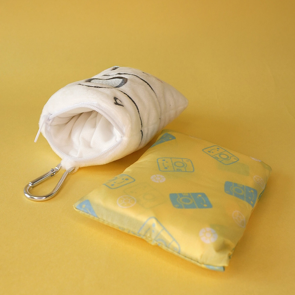 いちえもん　ポーチからエコバッグ出した図