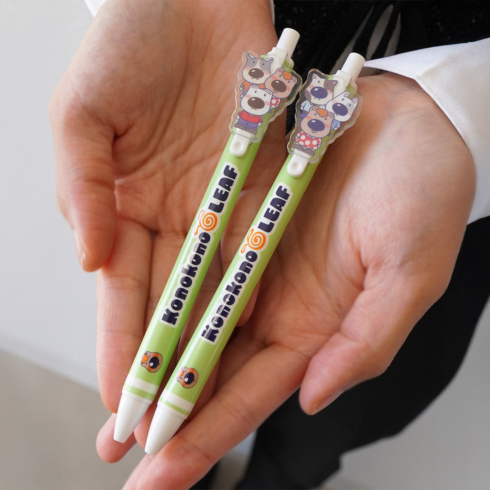 パンくん　ボールペン　手のひらの上