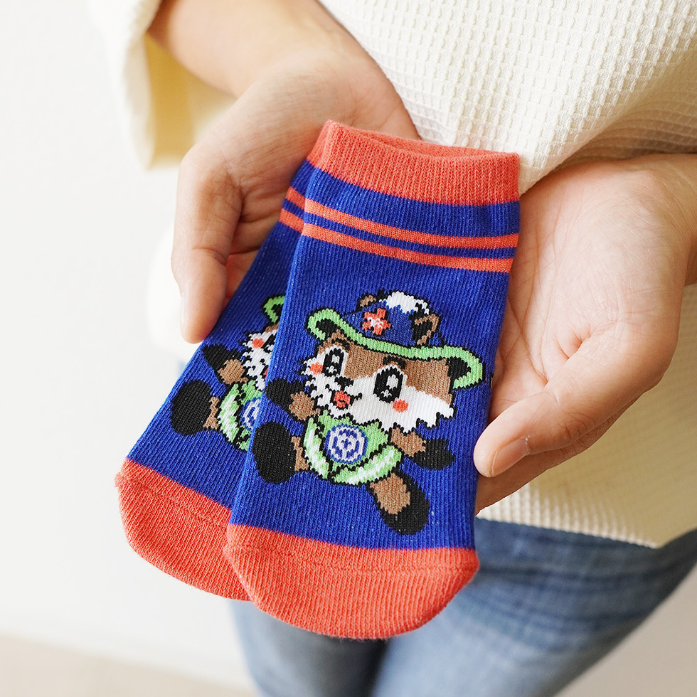 なるシカくん　両手の上