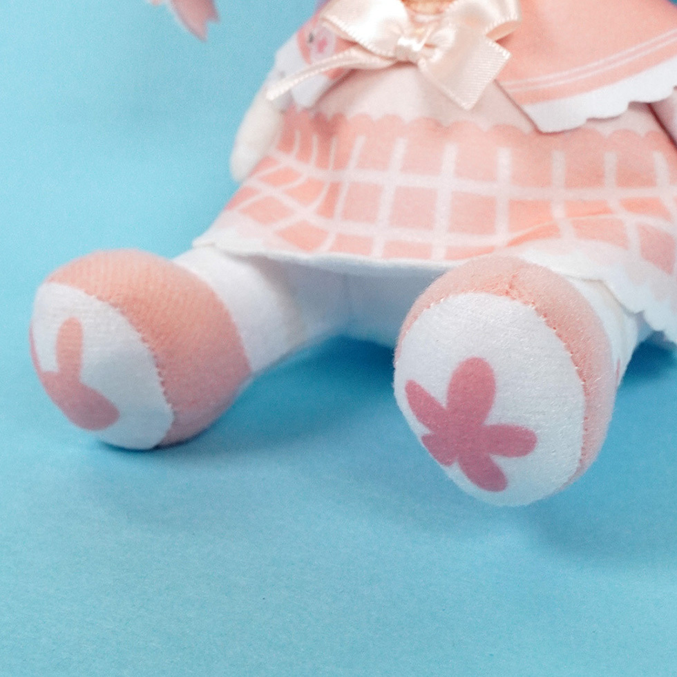 小花衣ももみ 足アップ