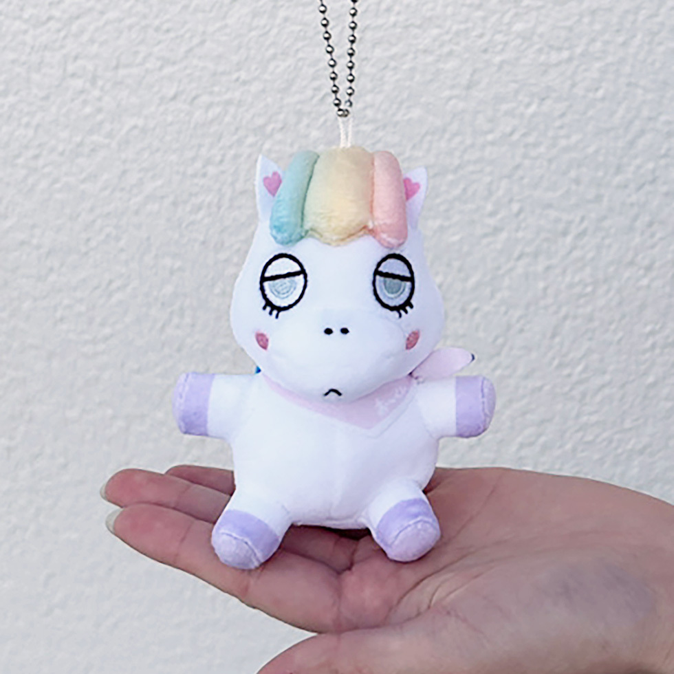 お～くん　ボールチェーン付き手の上