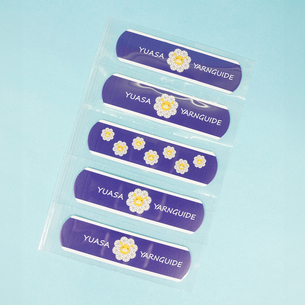 ツイストライオン 絆創膏のみ