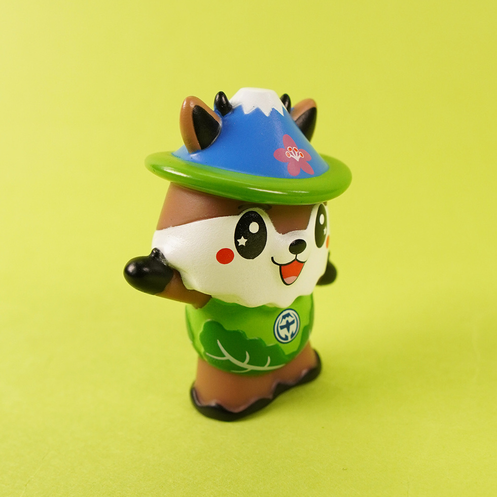なるシカくん 空洞フィギュア　右斜め