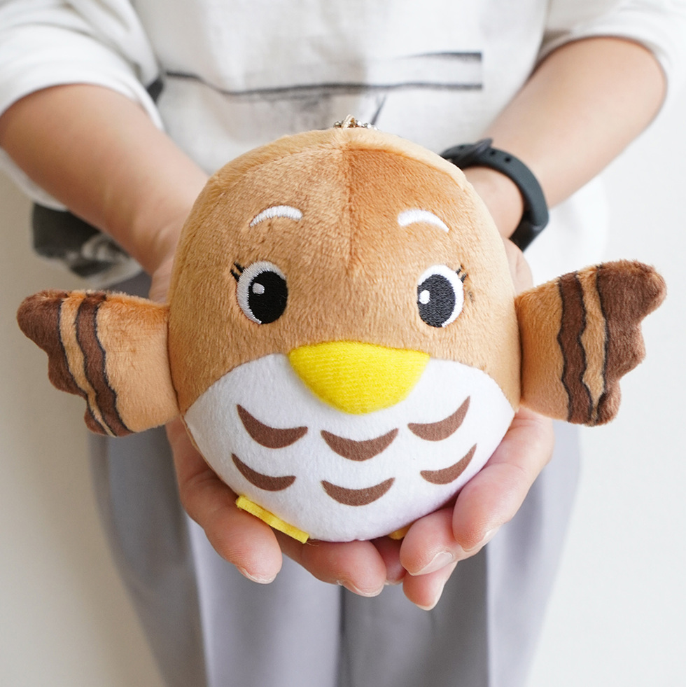 サシバのサッちゃん 10cmミニぬいぐるみ 両手の上